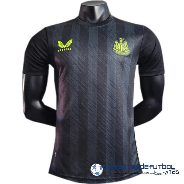Castore Jugadores Entrenamiento Newcastle  Equipación 2023 2024 Negro