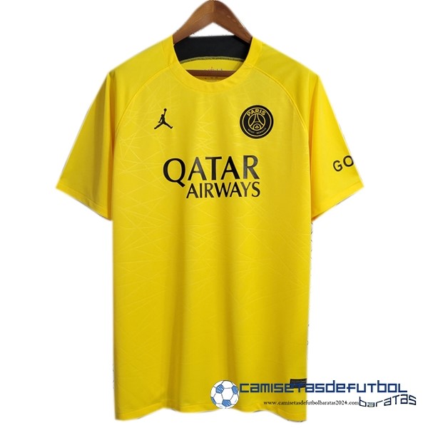 JORDAN Entrenamiento Paris Saint Germain Equipación 2023 2024 Amarillo