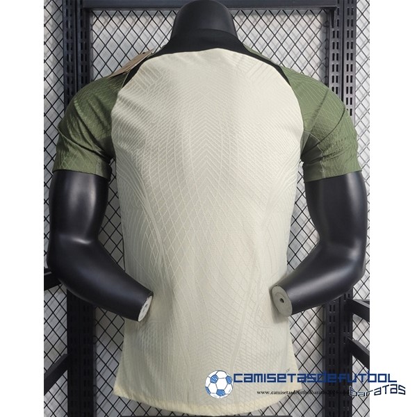 Nike Entrenamiento Jugadores Barcelona Equipación 2023 2024 Verde Amarillo - Image 2